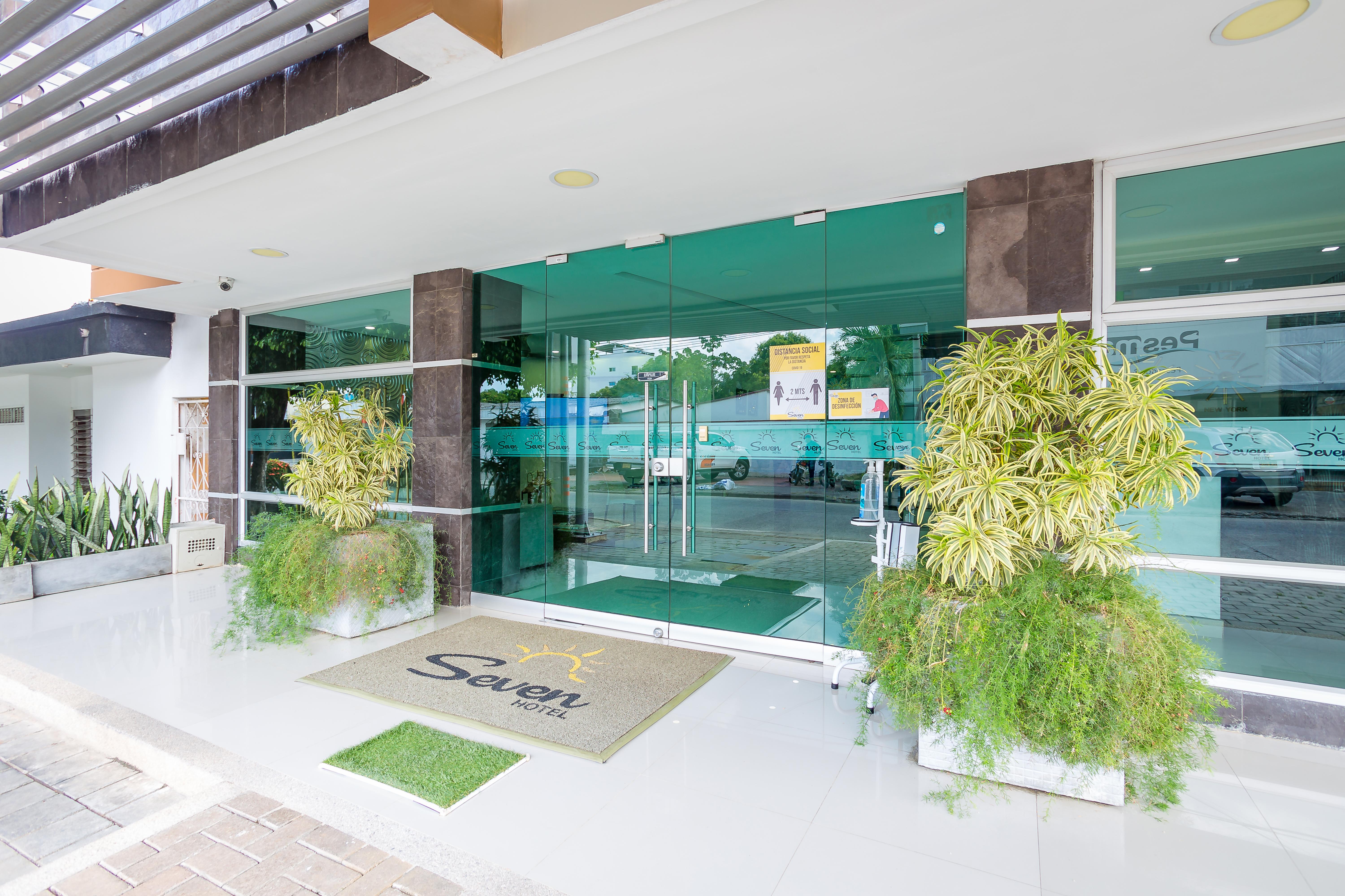 Hotel Seven Монтерия Экстерьер фото
